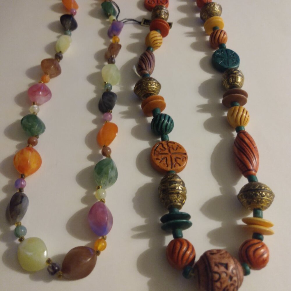 2 Women's 28 inch costume jewelry necklaces